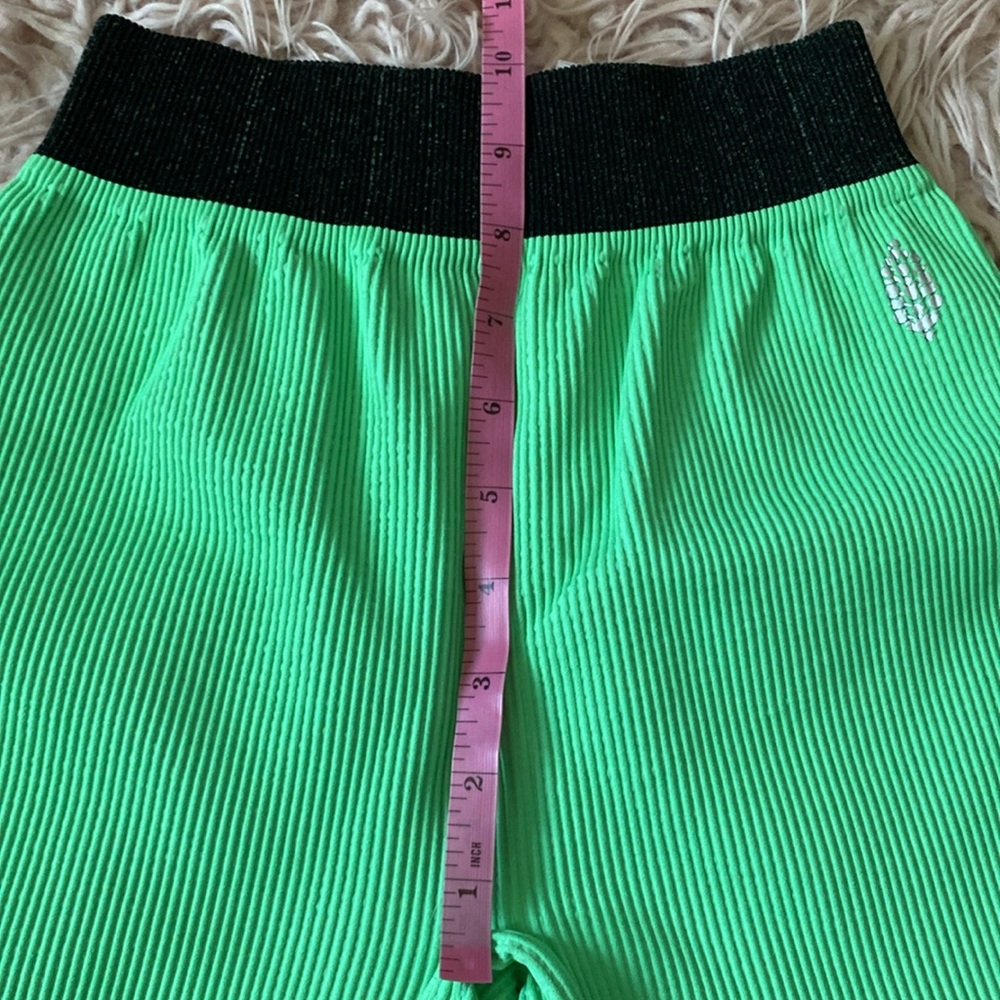 NWT Free People Movement Seamless Shorts Size M/L - Picture 10 of 10
